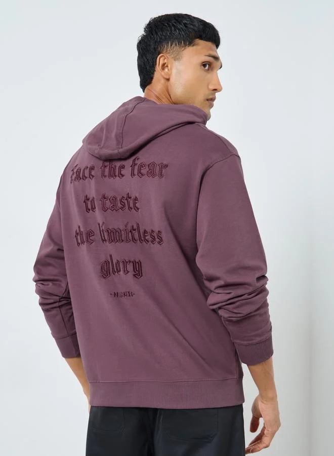 ستايلي هودي مطرز تيري بقصة مريحة